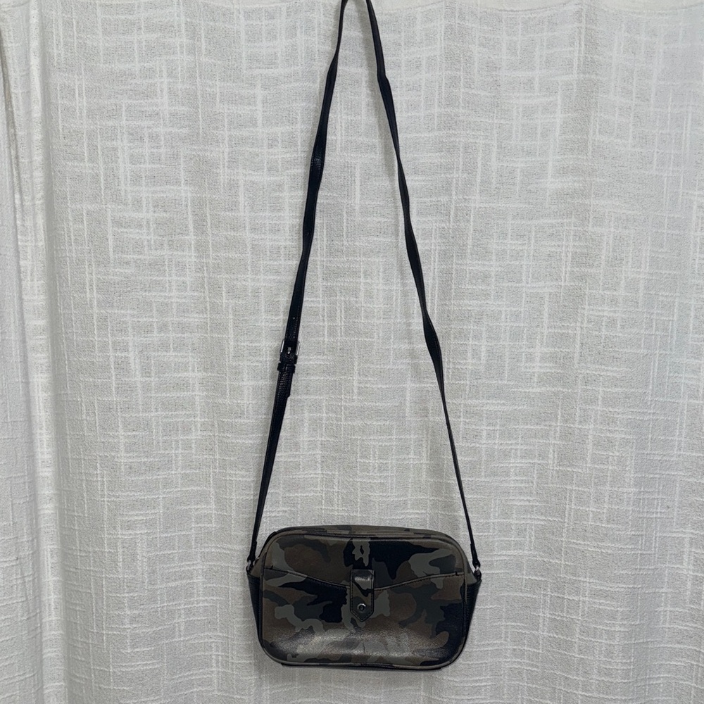 G.I.L.I. Camouflage Leather Patterned Crossbody Bag